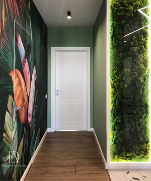 г. Самара. Яркая прихожая в зеленых тонах